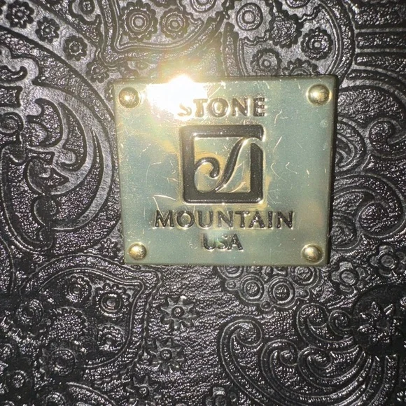 Stone Mountain Accessories Black Paisley Wristlet - Picture 2 of 9